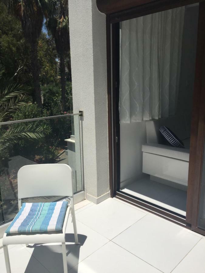 Modern Seaview Beach Studio Limassol Exterior photo