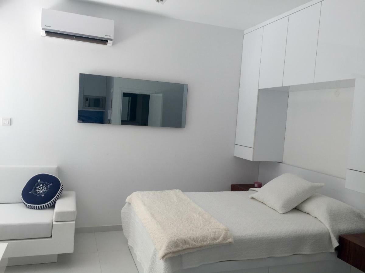 Modern Seaview Beach Studio Limassol Exterior photo
