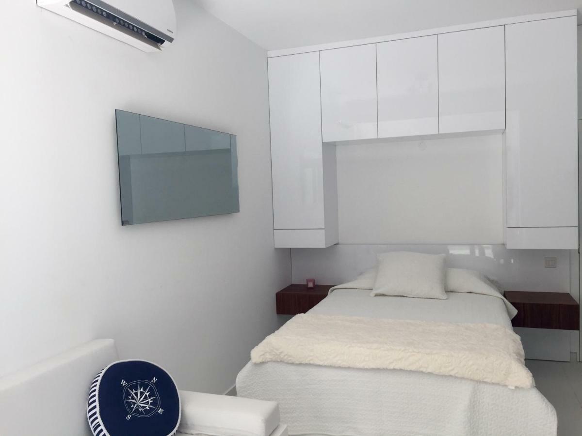 Modern Seaview Beach Studio Limassol Exterior photo