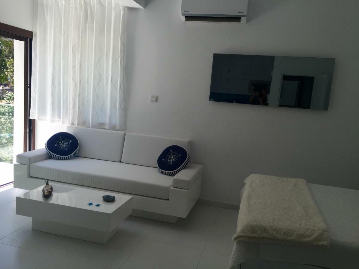 Modern Seaview Beach Studio Limassol Exterior photo